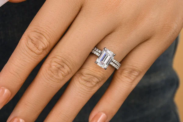 Emerald Diamond Engagement Rings That Combine Sparkle and Sophistication Emerald Cut Engagement Rings