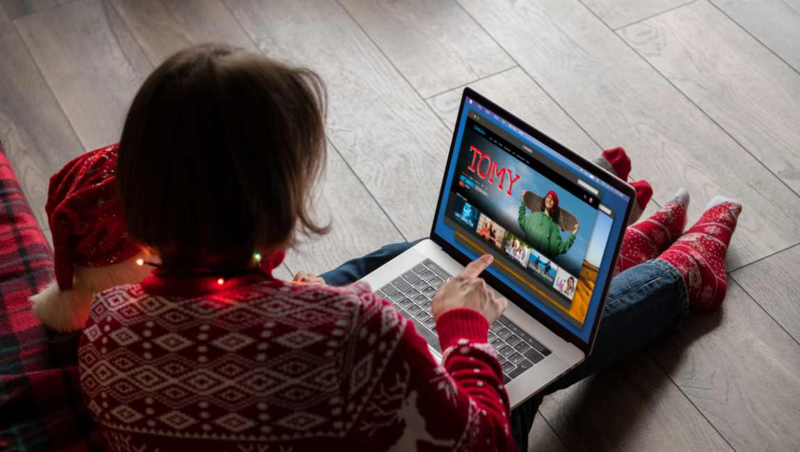 close-up-woman-kid-with-laptop