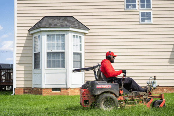Handyman Landscapers vs Professional Lawn Care Teams: Which Is Right For You? How Creative Concrete and Excavating Help Contractors Build Stunning Patios