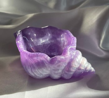 Amethyst for Spiritual Growth – A Beginner’s Guide How To Care For Your Crystals and Gemstones At Home Stock-4