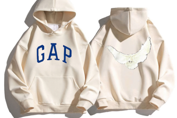 Hoodie Looks Loved by Fashion YouTubers in 2025 Hoodie Looks Loved by Fashion YouTubers in 2025